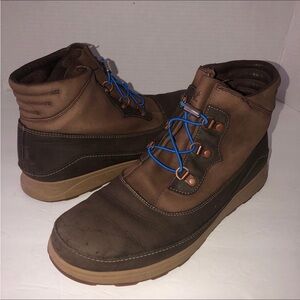 Chaco Womens Brown Waterproof Pinecone Boots Shoes sz 10